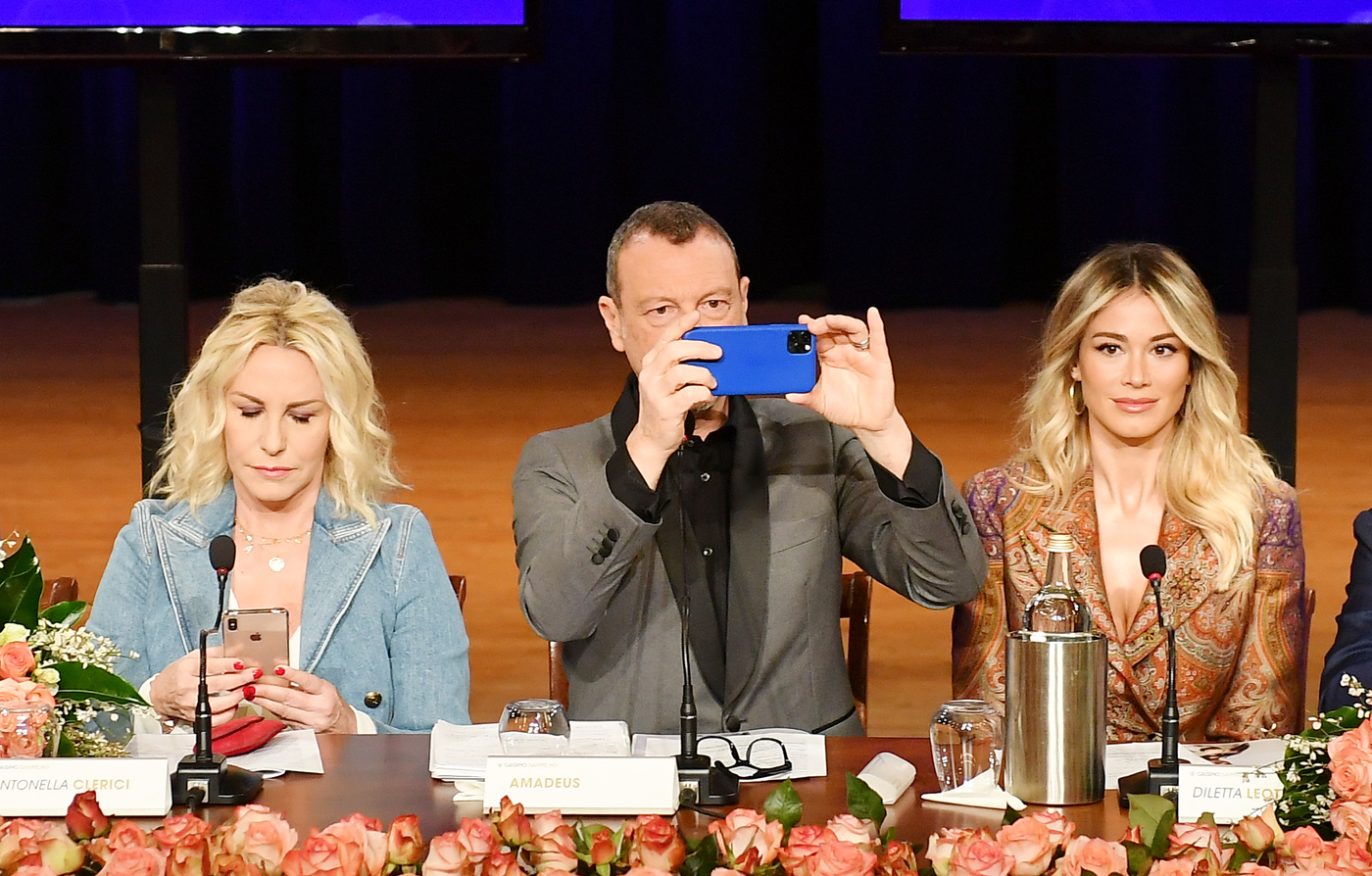 Sanremo 2020, la prima conferenza stampa ufficiale della 70° edizione
Sanremo 2020, la prima conferenza stampa ufficiale della 70° edizione